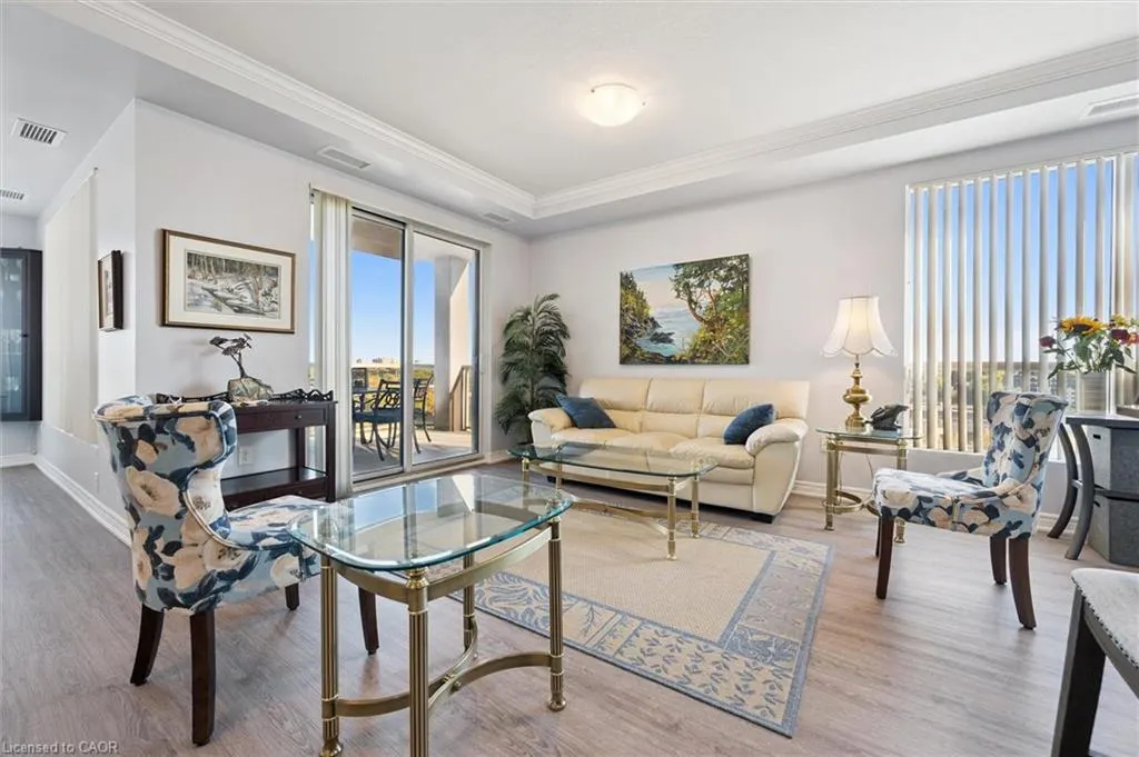 539 Belmont Avenue W, #809
