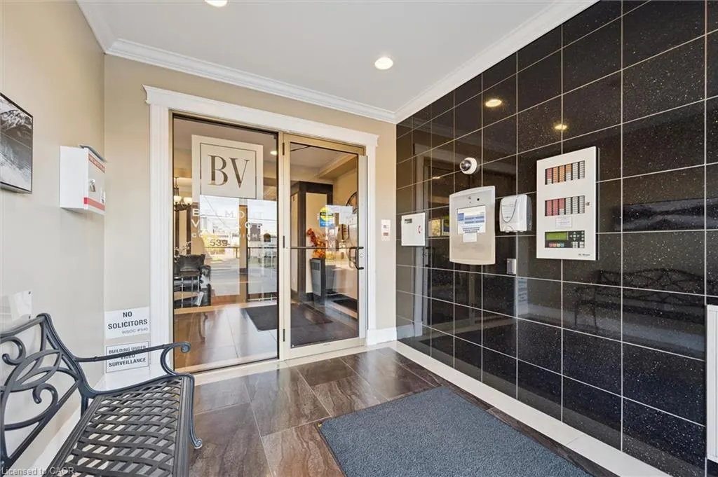 539 Belmont Avenue W, #809