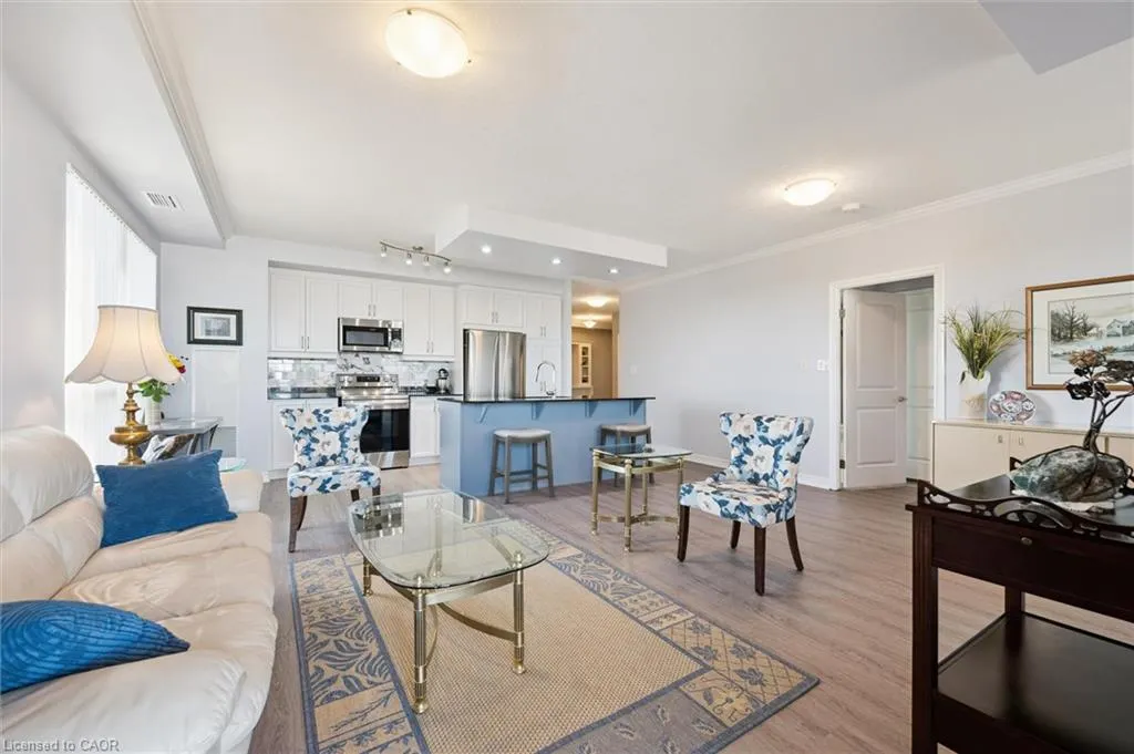 539 Belmont Avenue W, #809