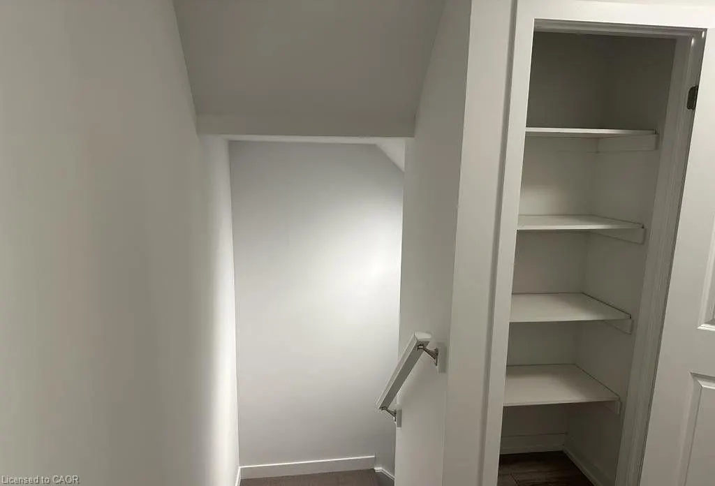195 West Oak Trail