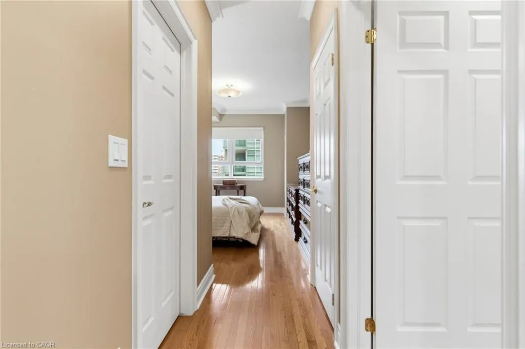 399 Elizabeth Street, #512