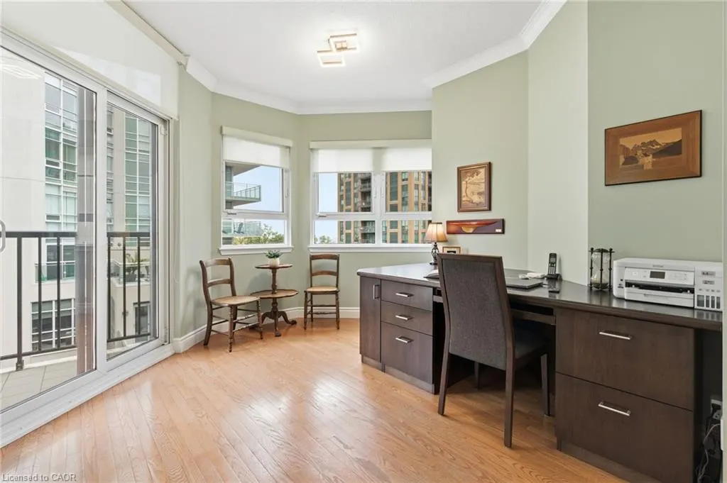 399 Elizabeth Street, #512