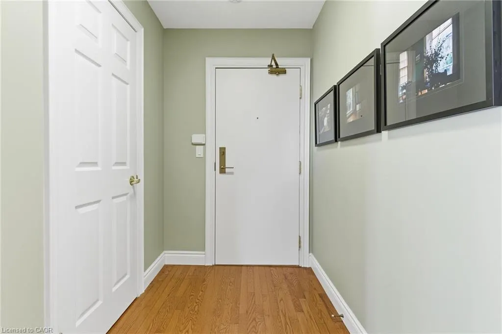 399 Elizabeth Street, #512