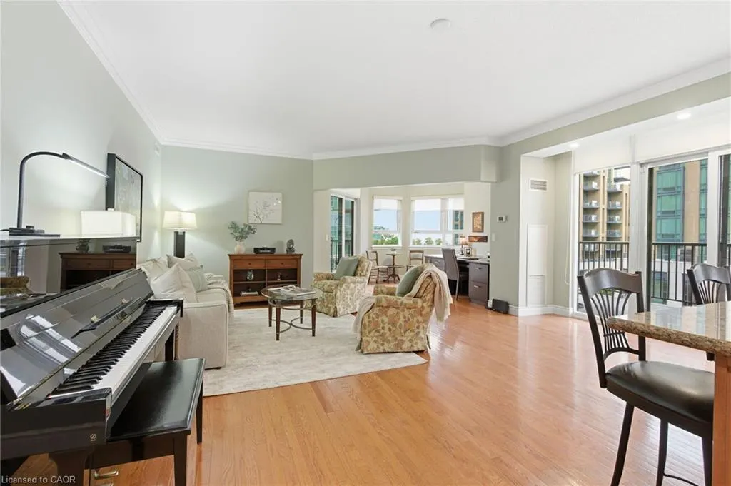399 Elizabeth Street, #512