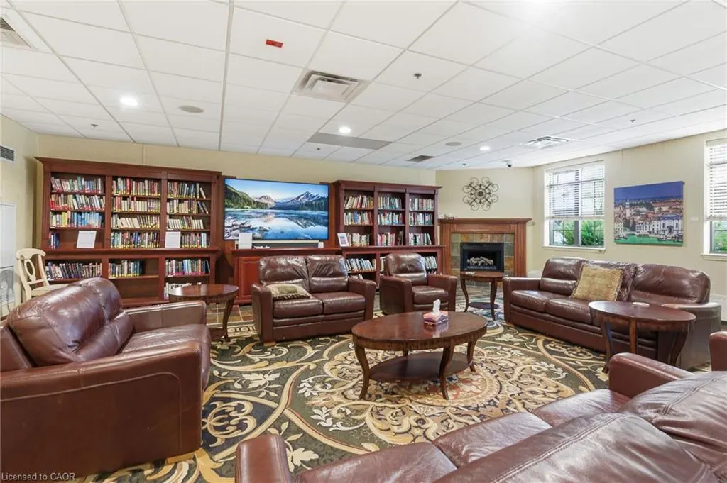 399 Elizabeth Street, #512