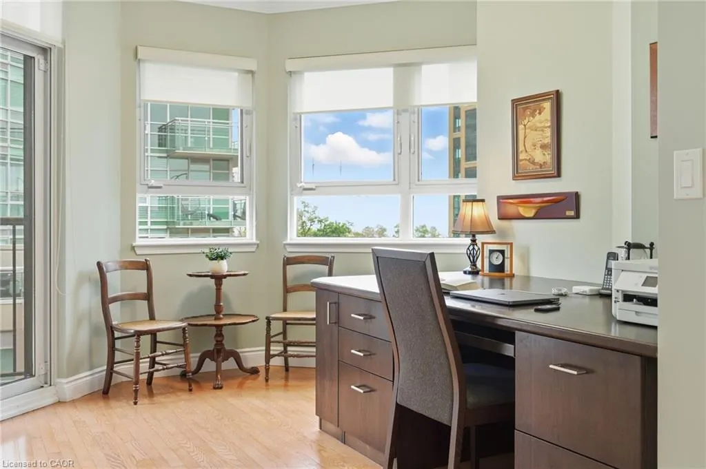399 Elizabeth Street, #512
