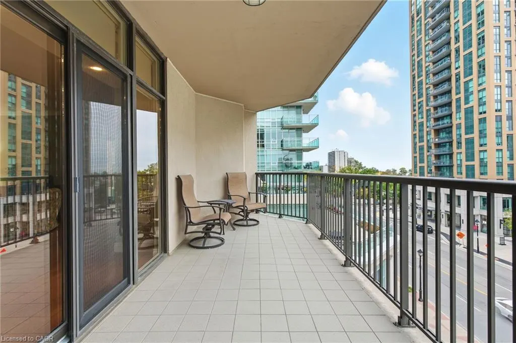 399 Elizabeth Street, #512