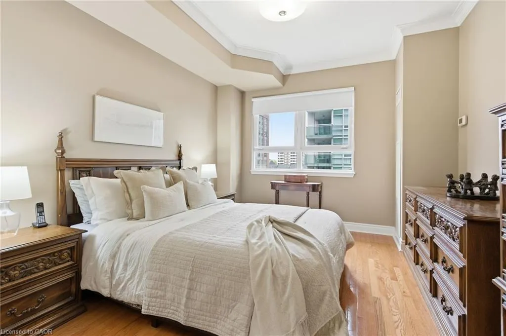 399 Elizabeth Street, #512