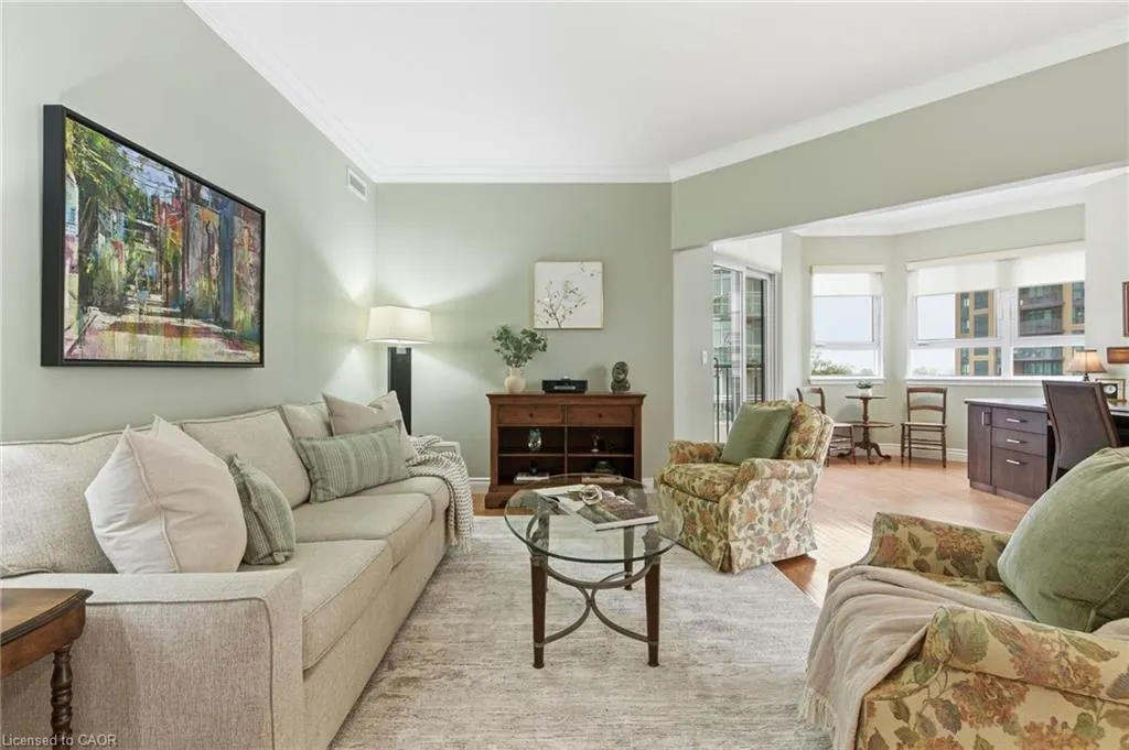 399 Elizabeth Street, #512