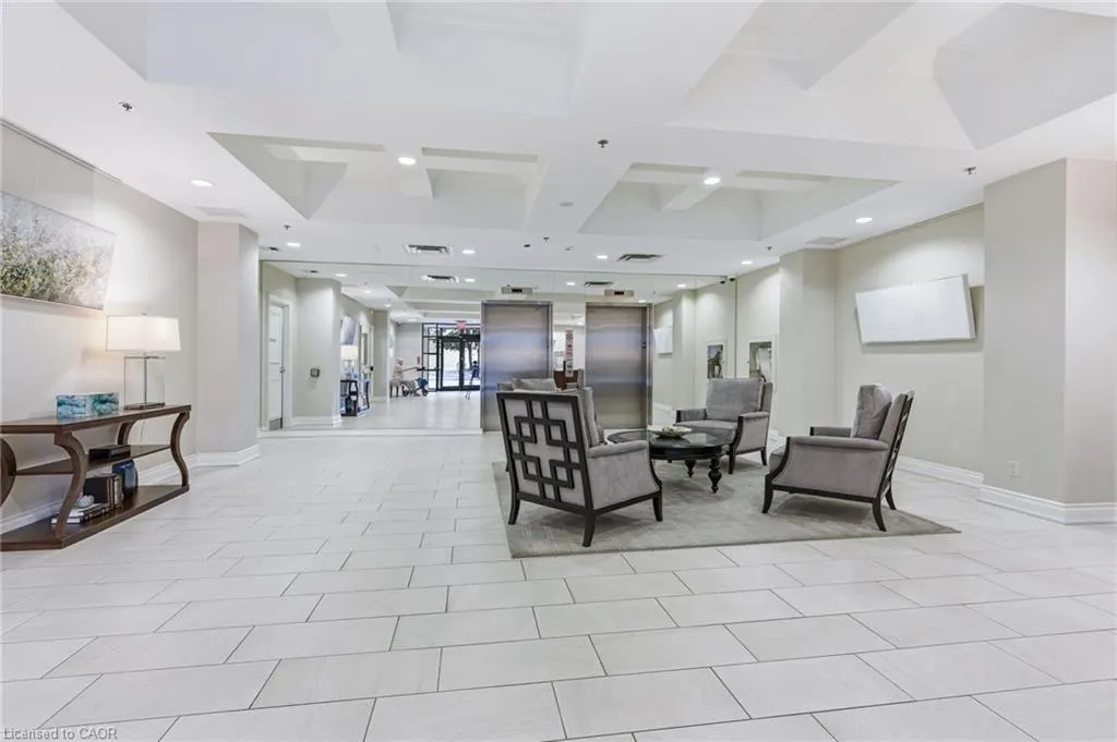 399 Elizabeth Street, #512