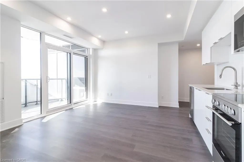25 Wellington Street S, #2103
