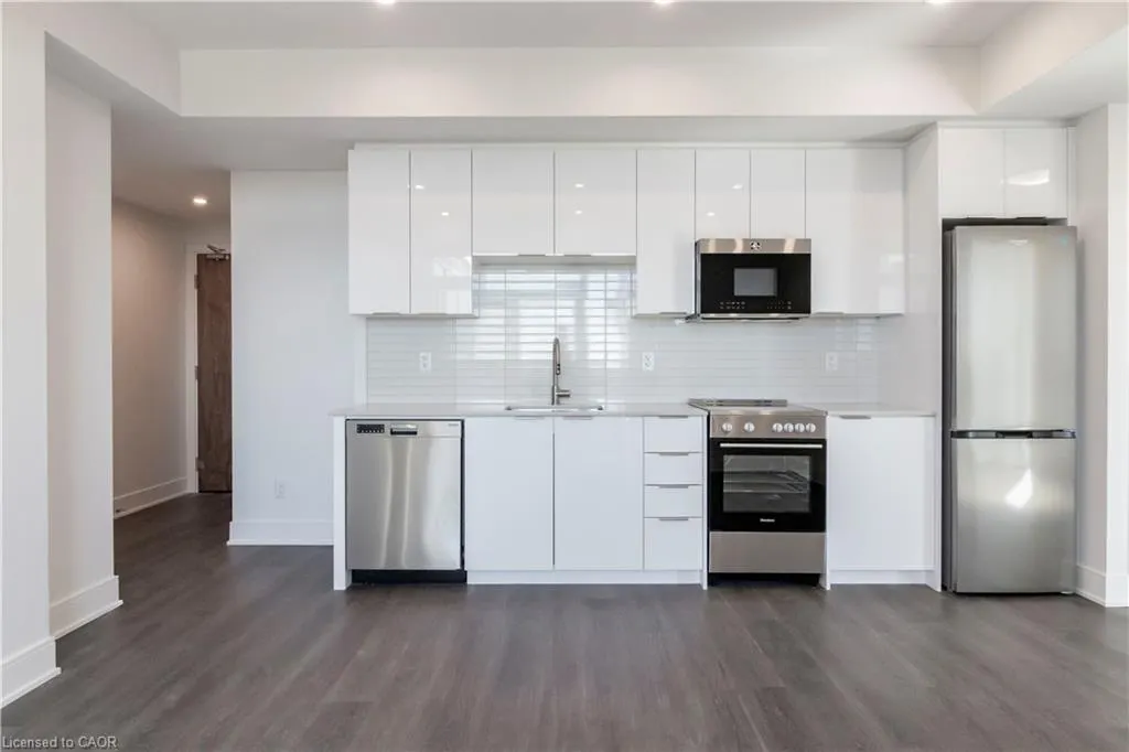 25 Wellington Street S, #2103