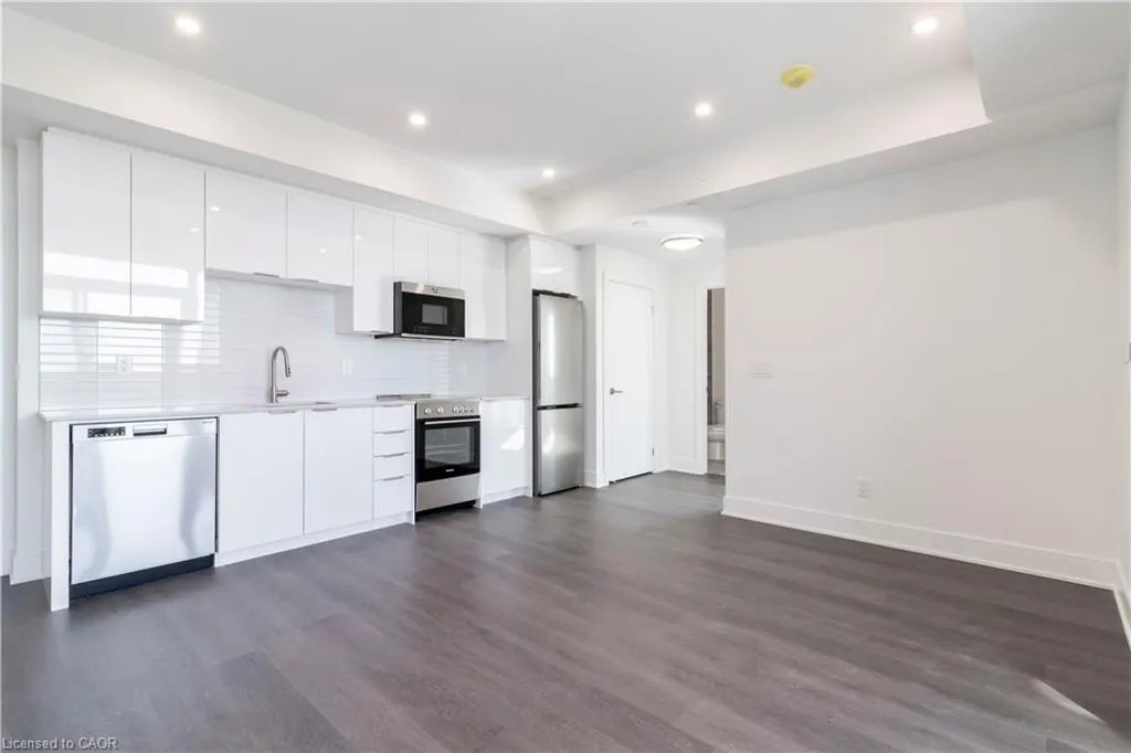 25 Wellington Street S, #2103