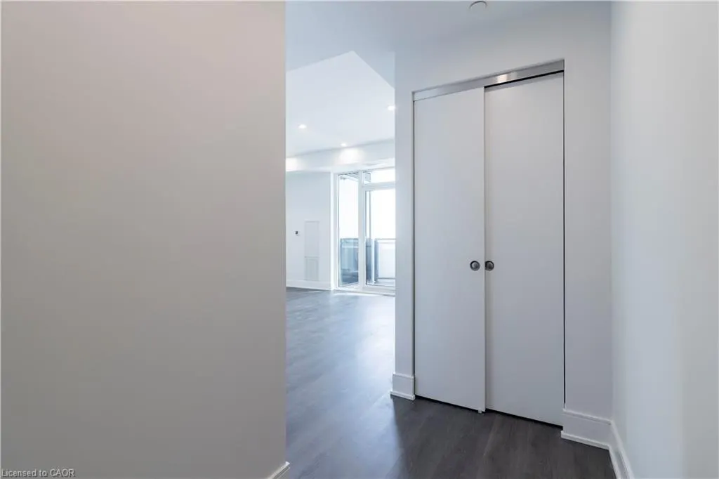 25 Wellington Street S, #2103
