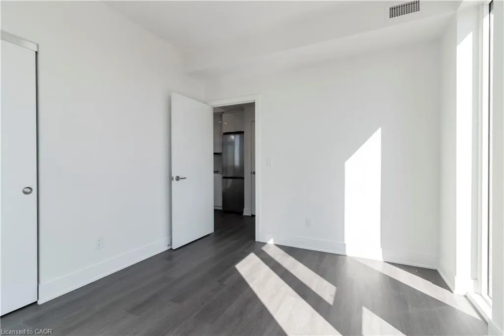 25 Wellington Street S, #2103