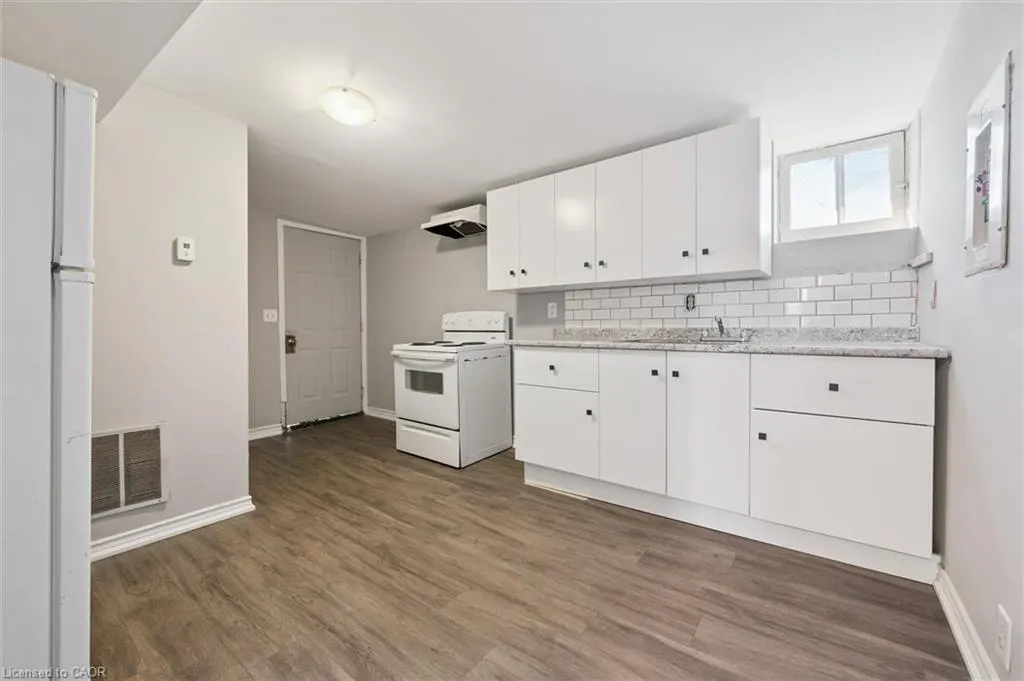 906 King Street E, #2C