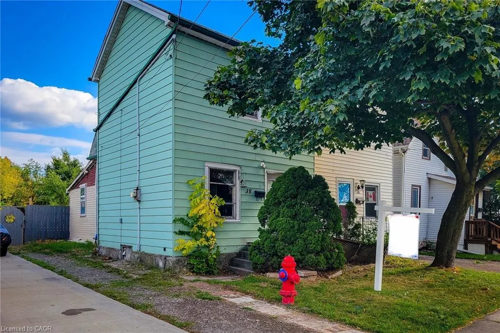 38 Ellis Avenue