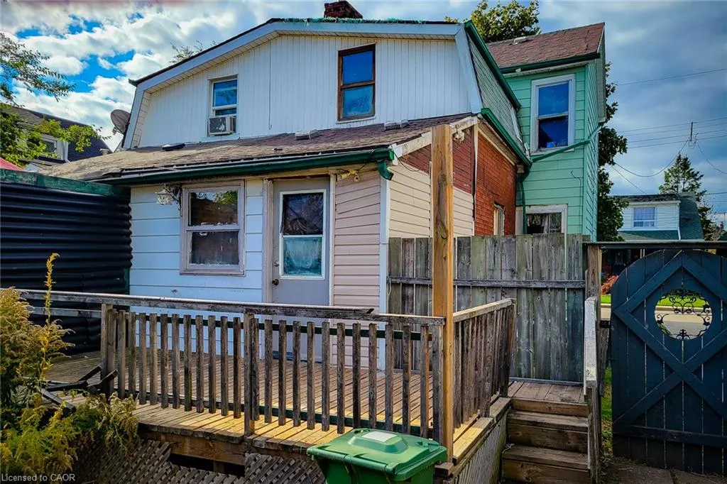 38 Ellis Avenue