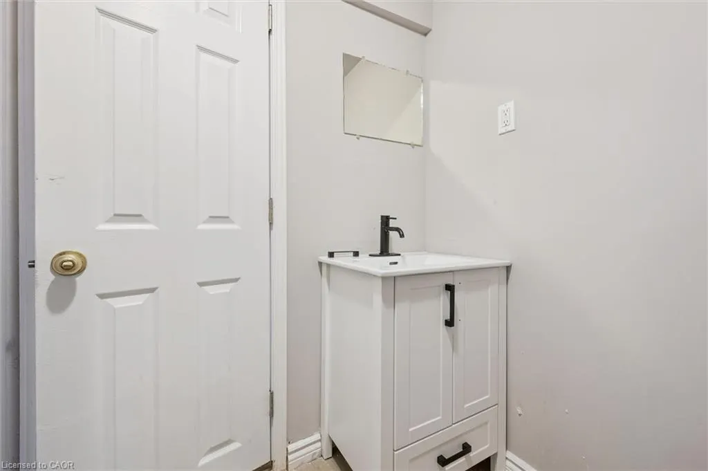 906 King Street E, #2A