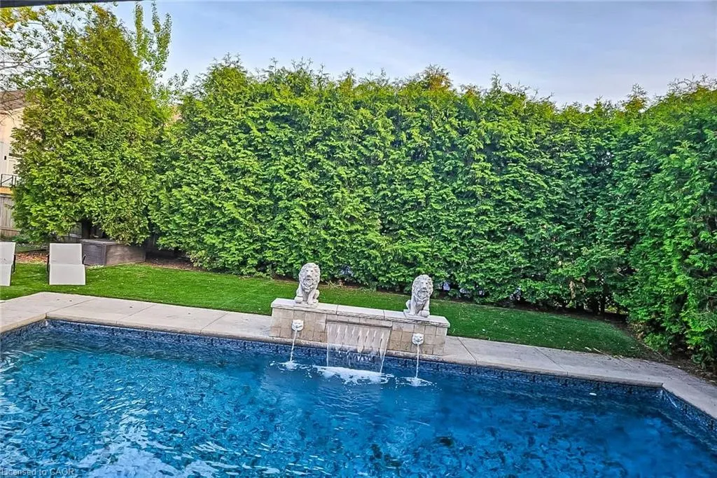 27 Surrey Drive