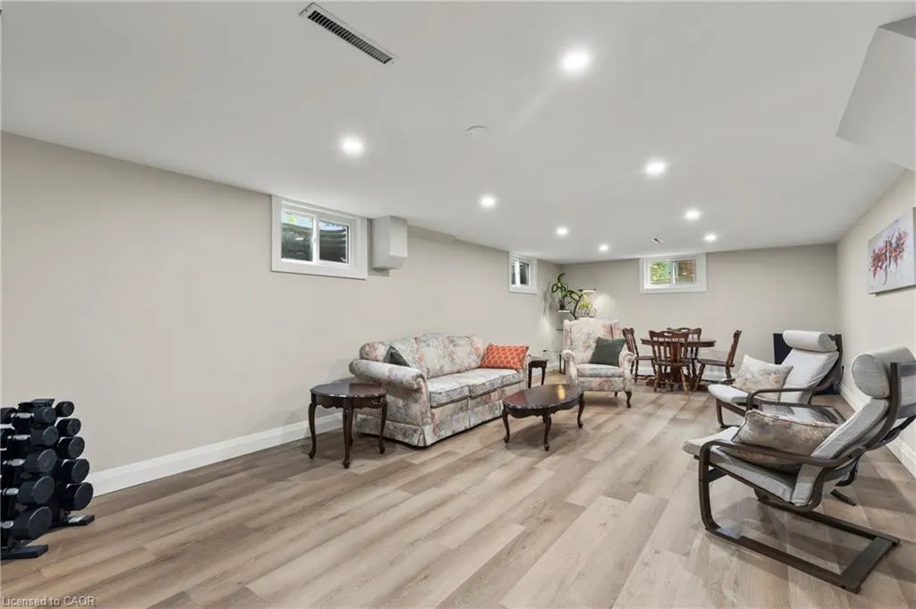 27 Daleview Crescent