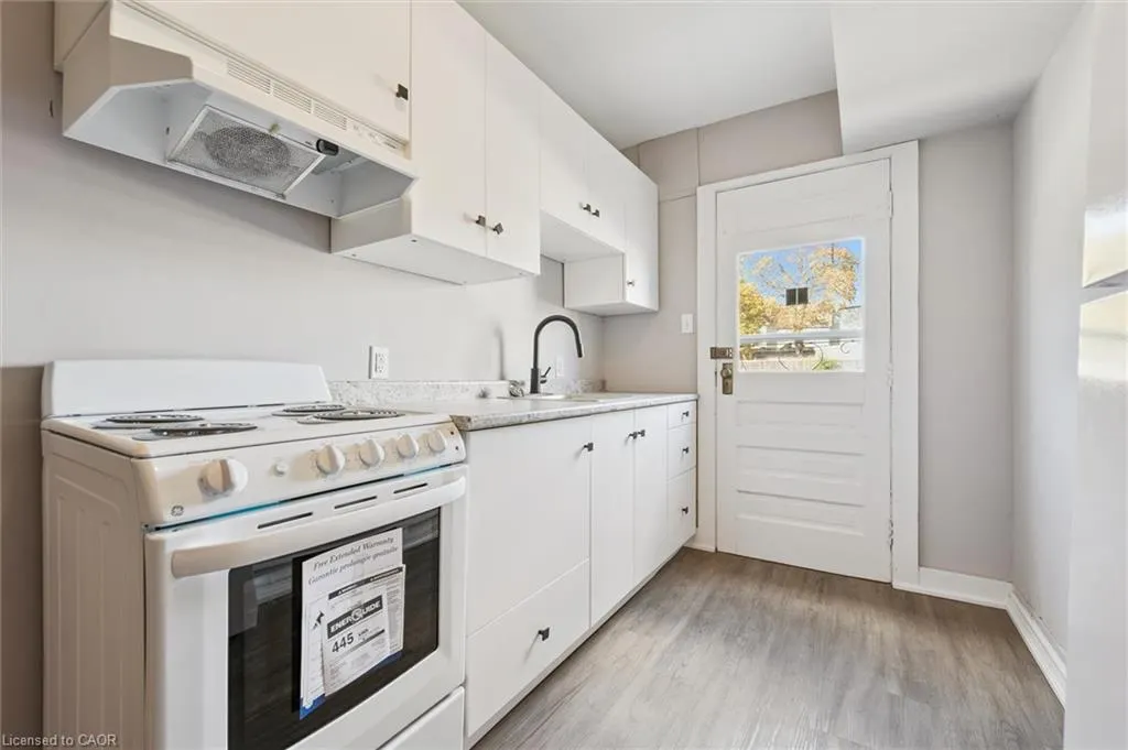 906 King Street E, #1A