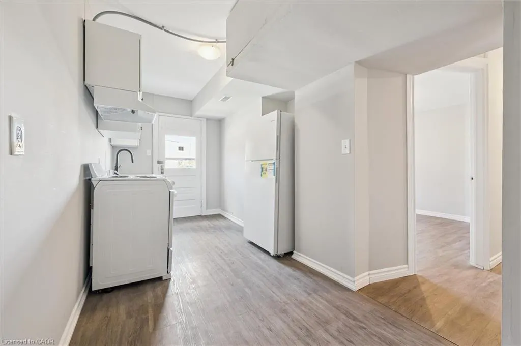 906 King Street E, #1A