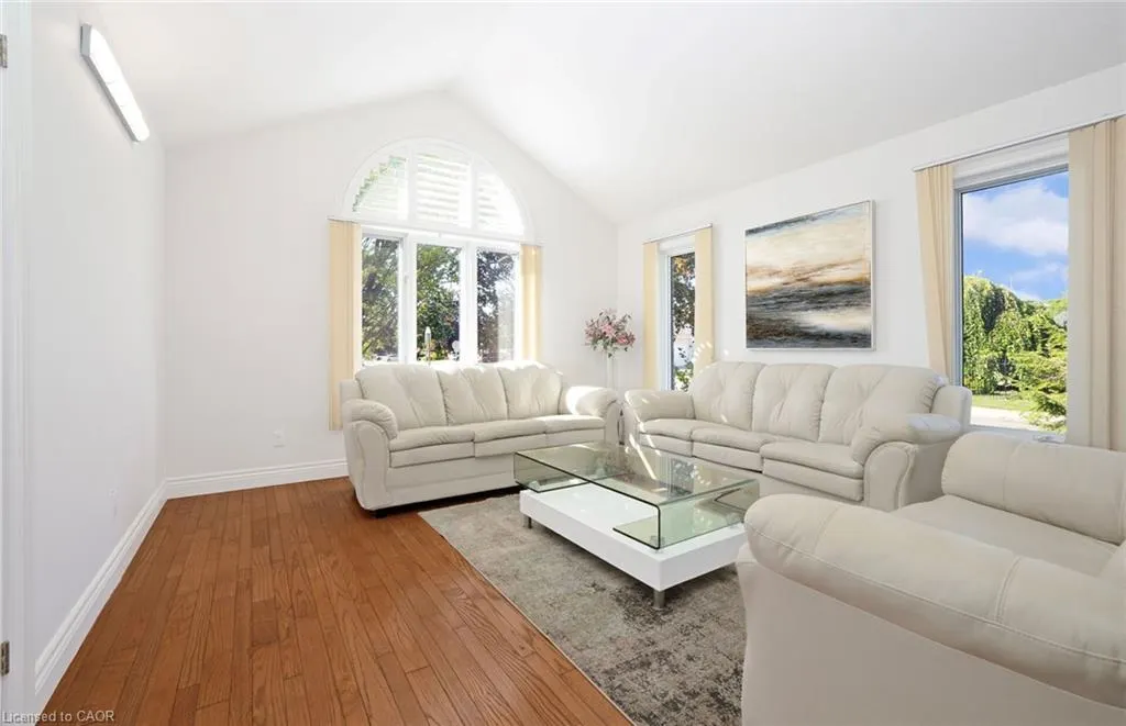 126 Montmorency Drive