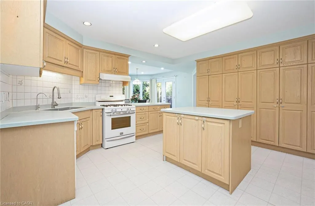 126 Montmorency Drive