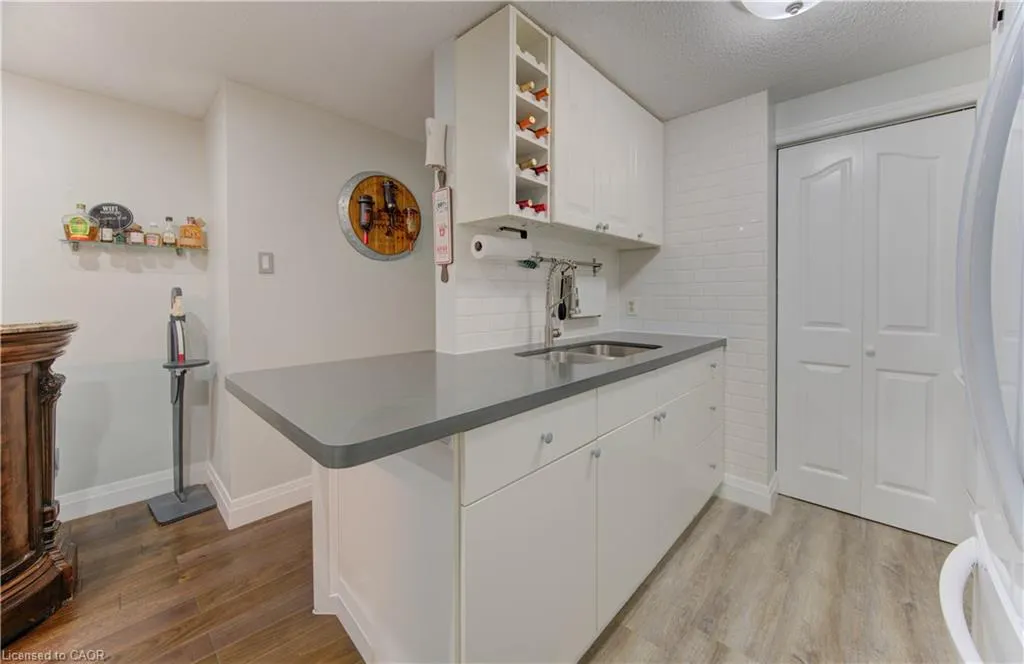 30 Bridge Street W, #104