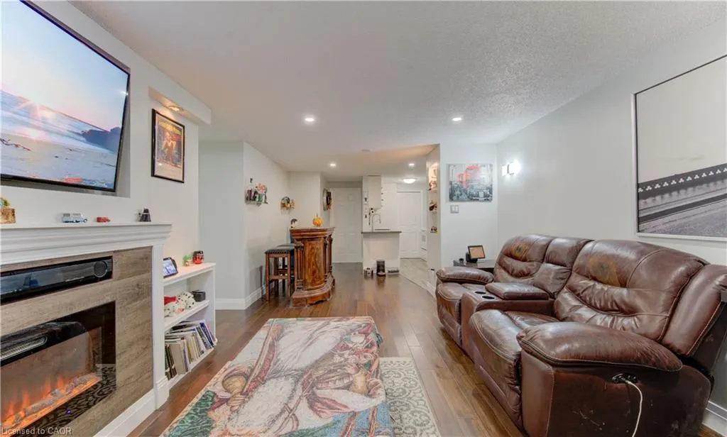 30 Bridge Street W, #104