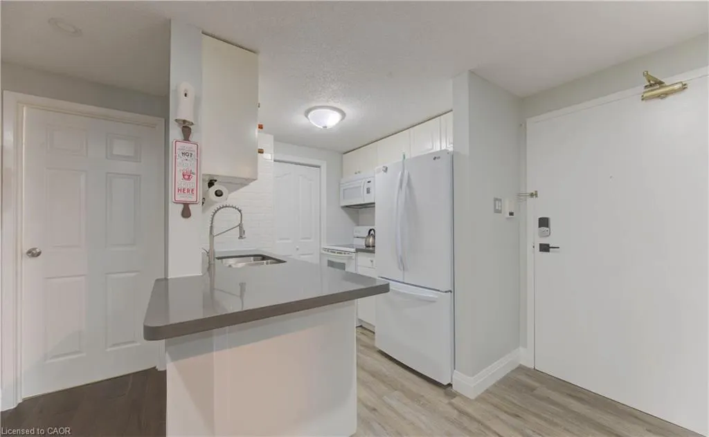 30 Bridge Street W, #104