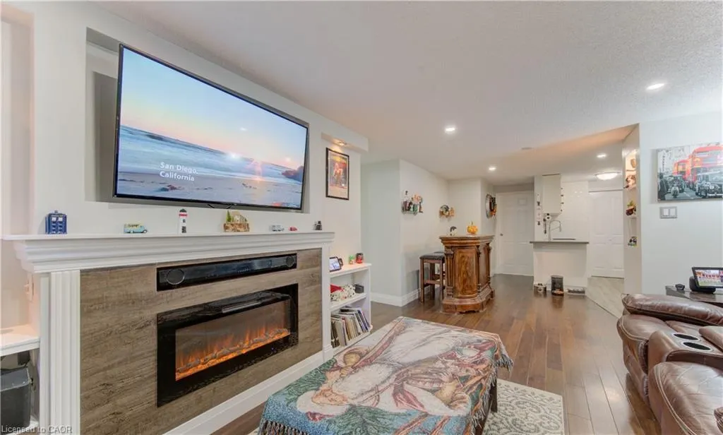 30 Bridge Street W, #104