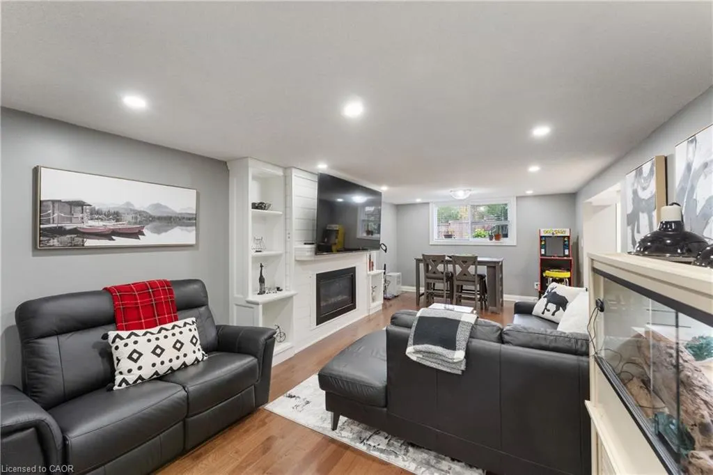 168 Hanover Place
