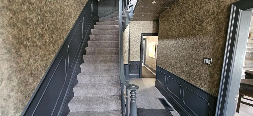 106 Young Street W