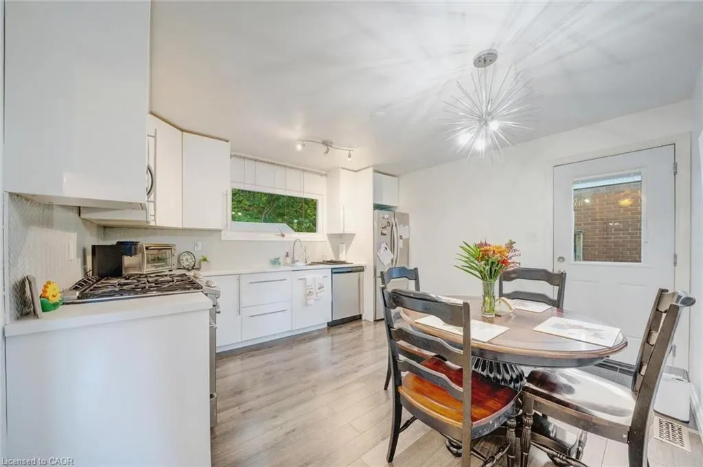 62 Brentwood Drive