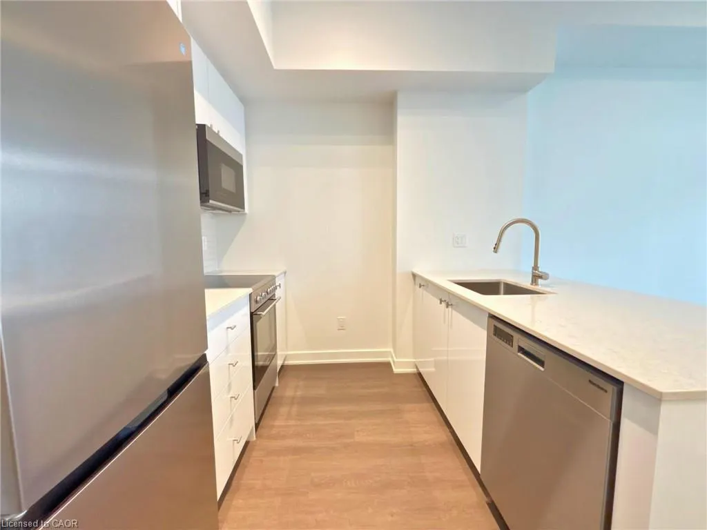 25 Wellington Street S, #402
