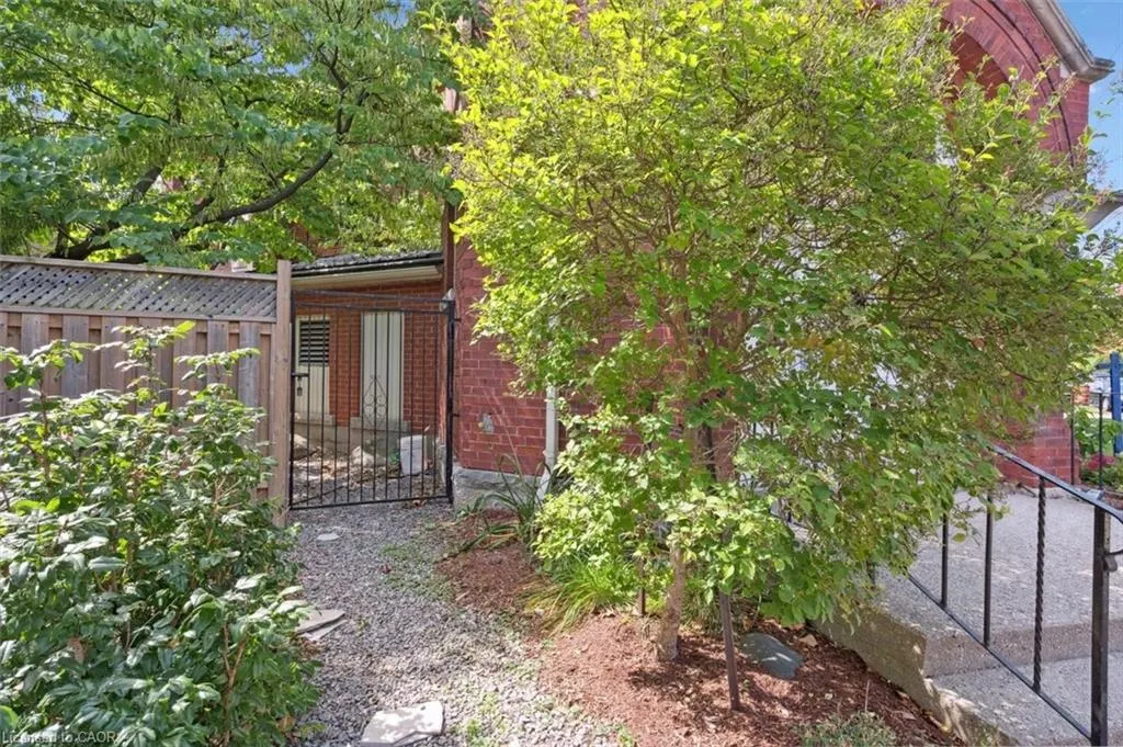 200 Woolwich Street, #202