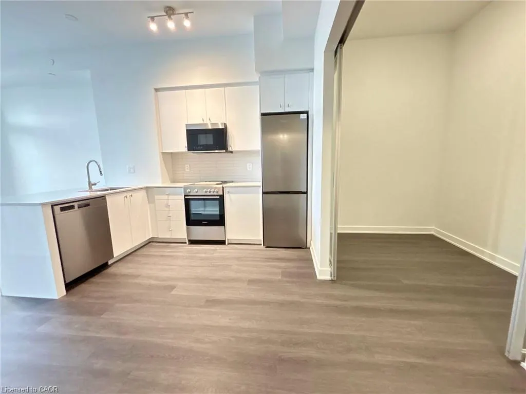 25 Wellington Street S, #414