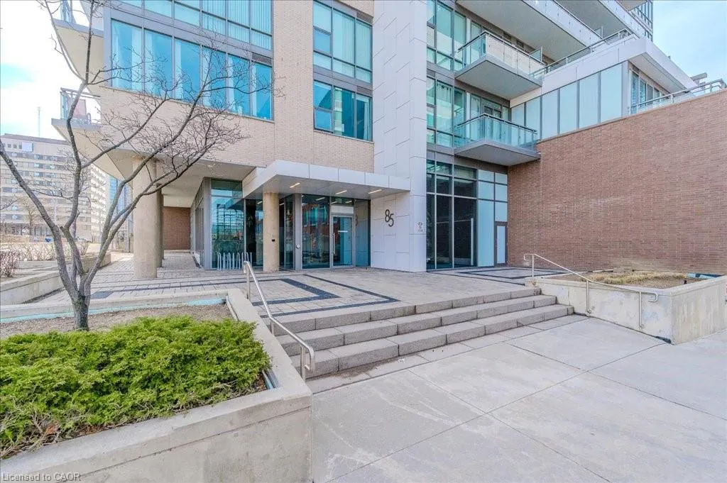 85 Duke Street W, #1702