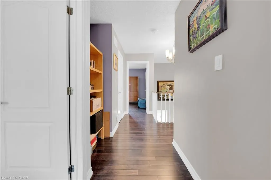 10 Edgewater Drive
