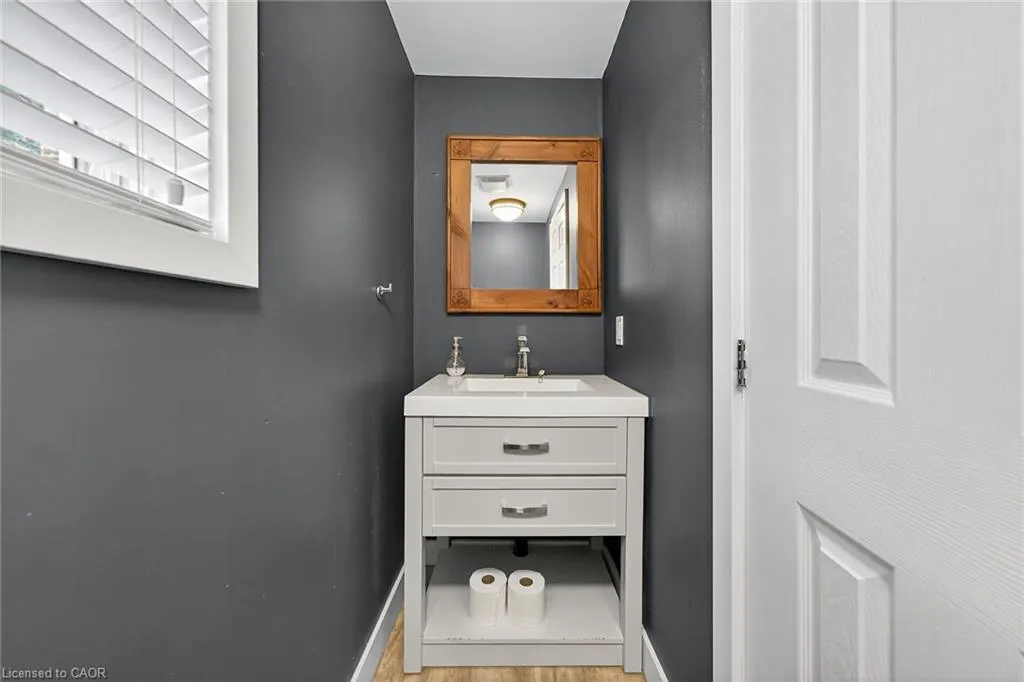 14 Chippewa Street W