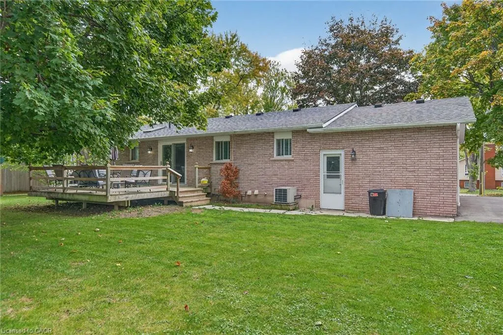 14 Chippewa Street W