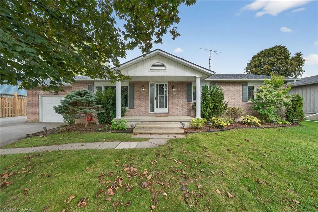 14 Chippewa Street W
