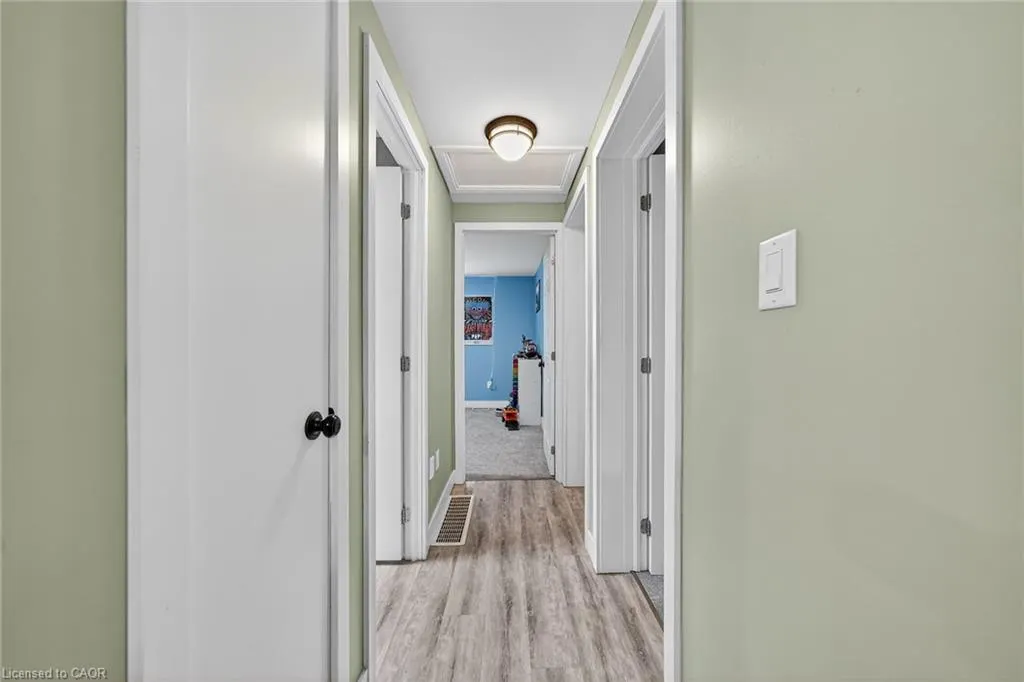 14 Chippewa Street W