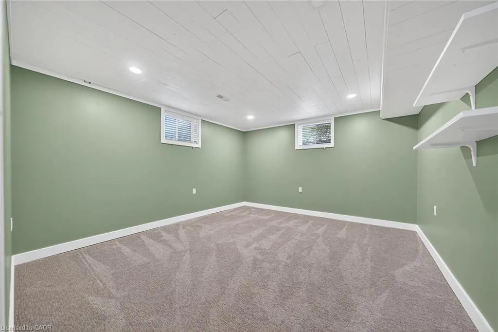 14 Chippewa Street W
