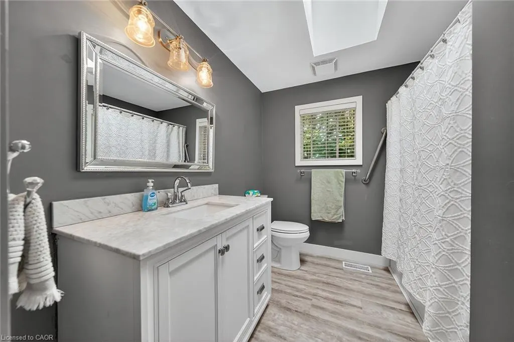 14 Chippewa Street W