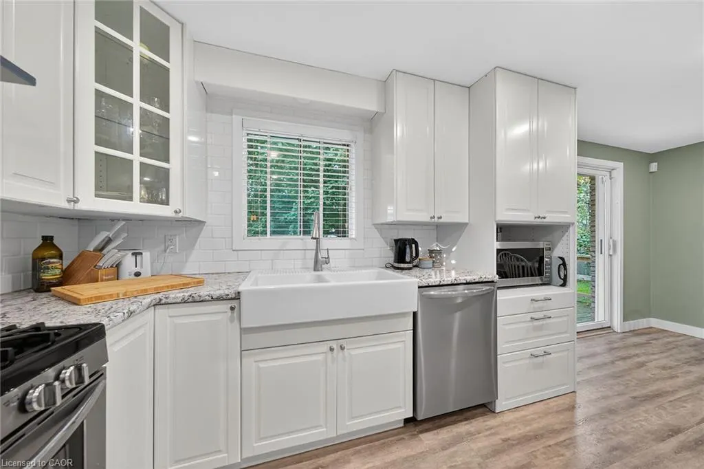 14 Chippewa Street W
