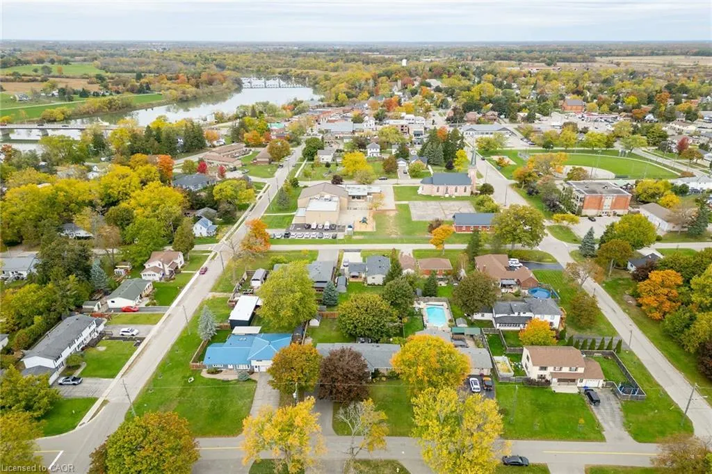 14 Chippewa Street W