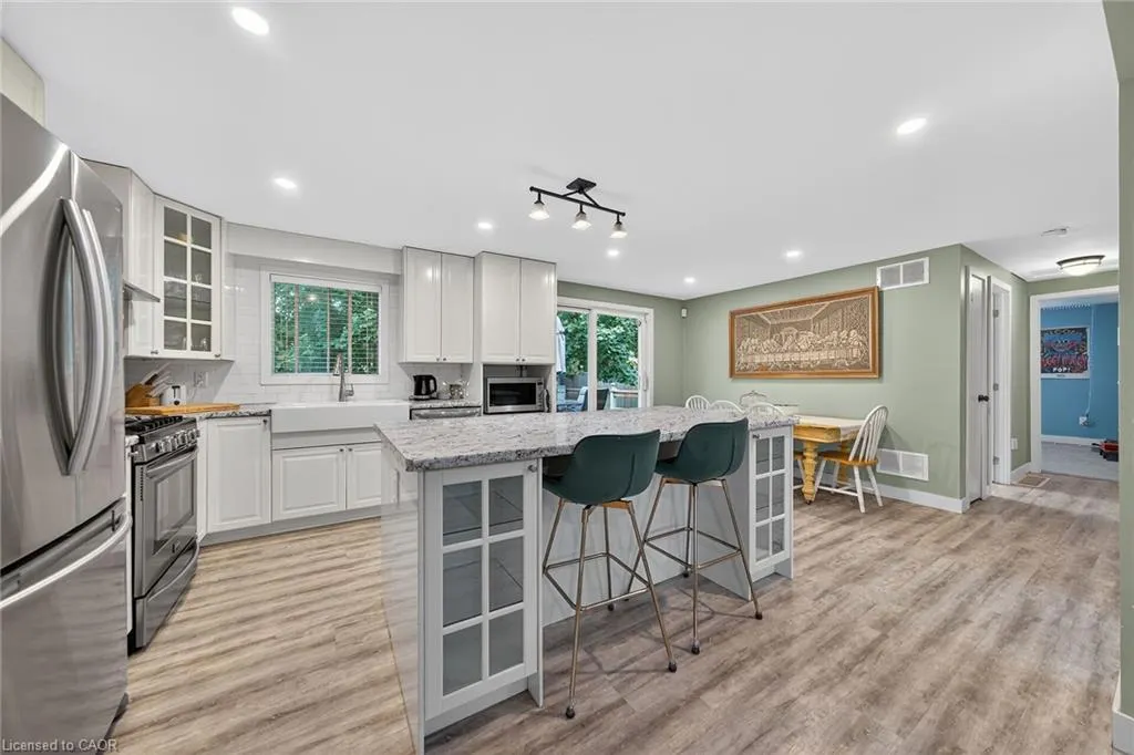 14 Chippewa Street W
